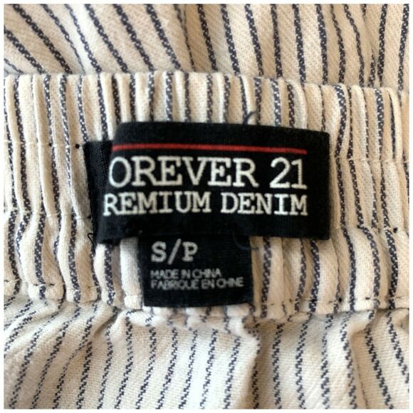 Cute Forever 21 Romper S Denim Blue White Railroad Stripes Cuffed Shorts Summer - Picture 4 of 4